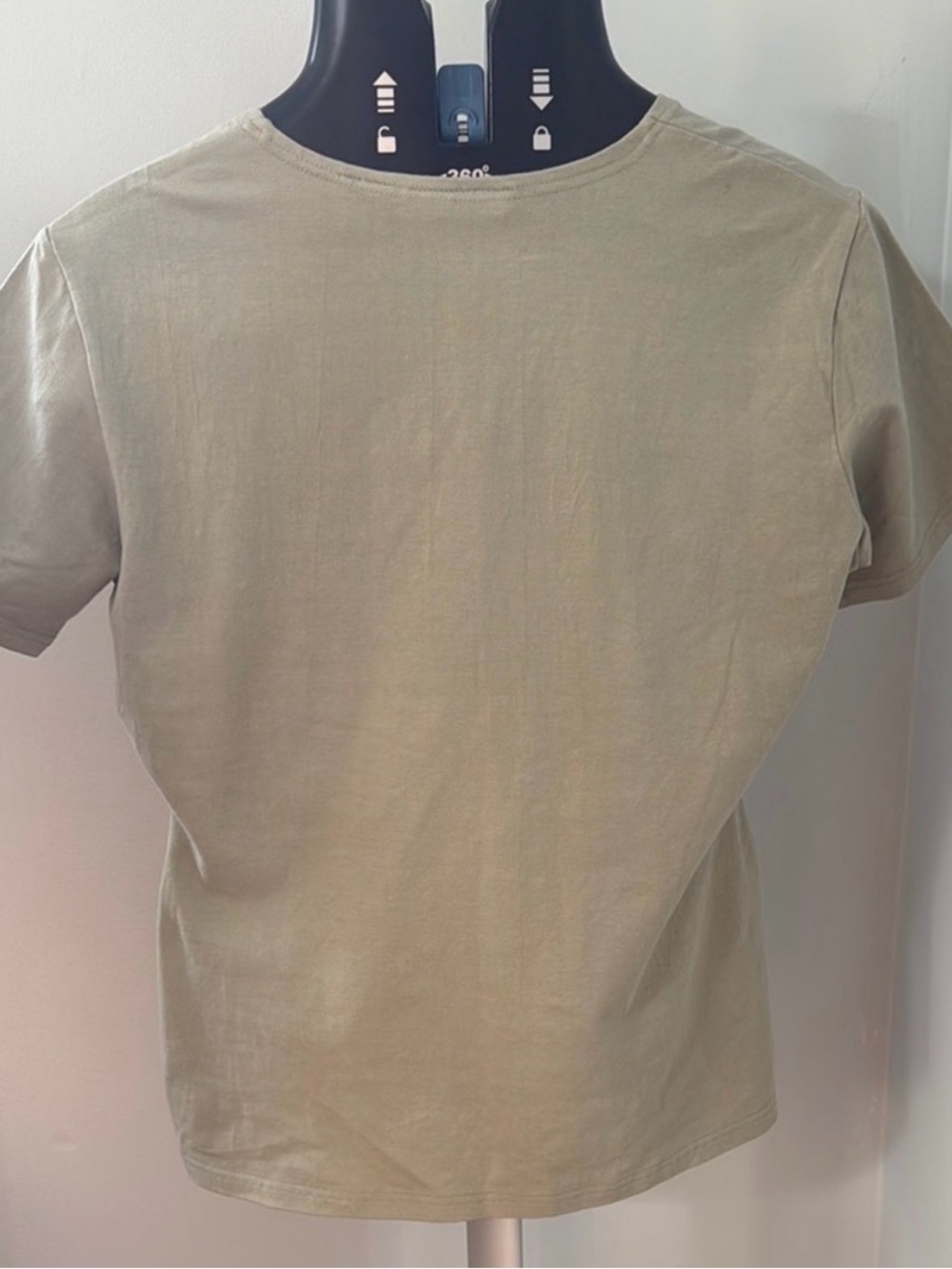 NWT Ann Taylor Sage Green Stretch Cotton Scoop Neck Tee Shirt L - Picture 2 of 3